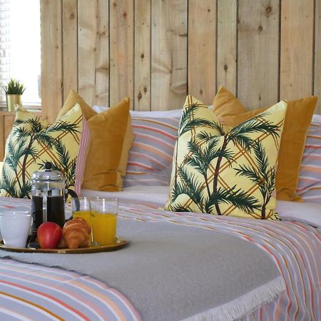 Stunning Sea View - Beach Location - Garden - Parking - Fast Wifi - Smart Tv - Beautiful 3 Bedroom Apartment Sleeps Up To 8! 伯恩茅斯 外观 照片